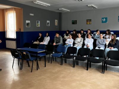 Nurturing Problem-Solving Mindsets: Design Thinking Workshop for Youth